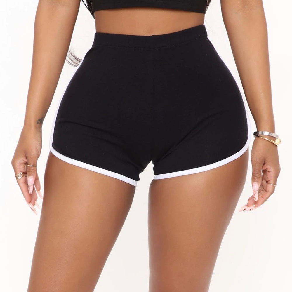 Ladies Shorts - NWT
